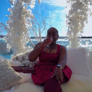 Meet your Posher, Adwoa